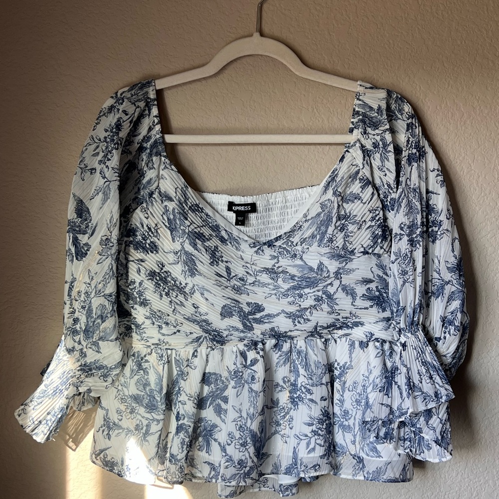 Express, Large, Blue, White and Gold.